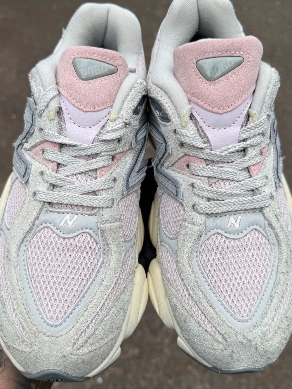 New Balance 9060 size 7 Women’s - Pink/Gray - Picture 3 of 10